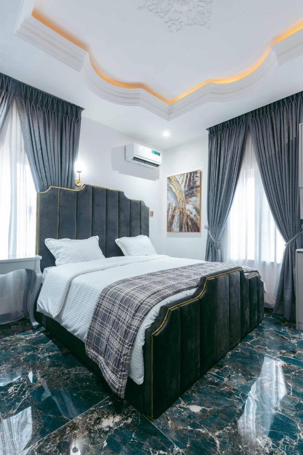 Phoenix Luxury * Abuja