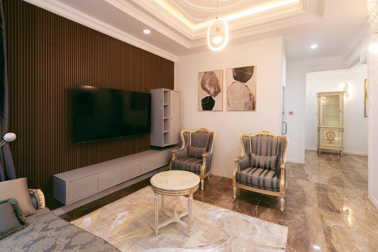 Phoenix Luxury *