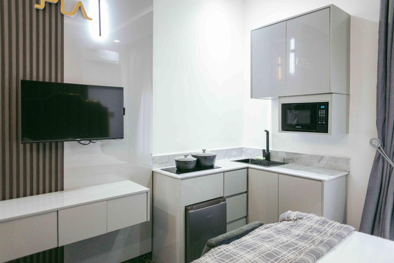 Phoenix Luxury * Abuja